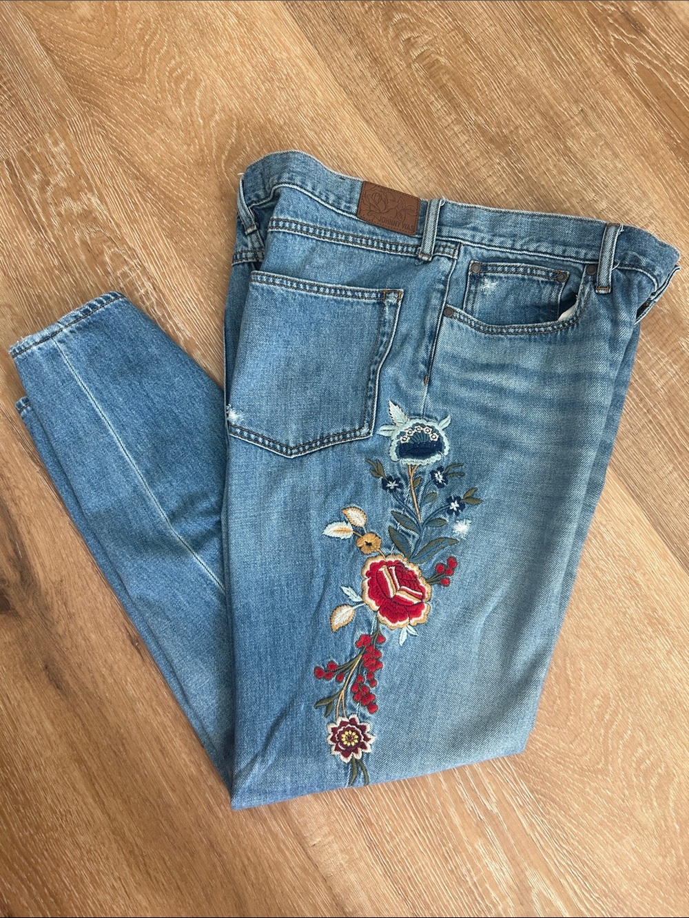 Johnny Was Floral Embroidery Blue Denim Straight-Leg Jeans Size 32